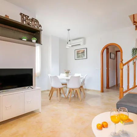 דירה Montefaro Spacious Townhouse - & Pool סנטה פולה