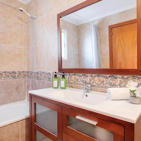 דירה Montefaro Spacious Townhouse - & Pool סנטה פולה