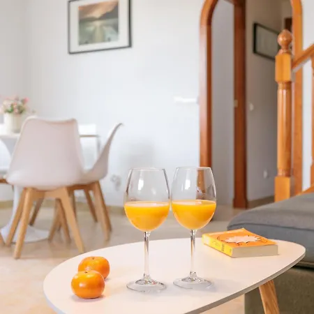 Montefaro Spacious Townhouse - & Pool סנטה פולה